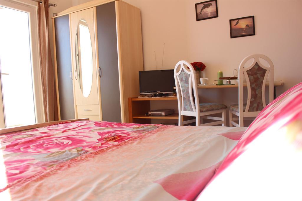 Apartments Bluesun Omis Exterior photo