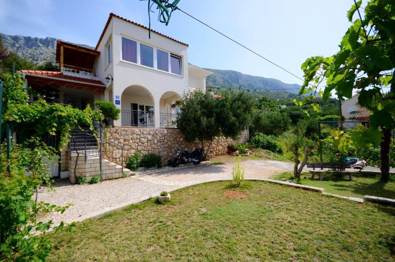 Apartments Bluesun Omis Exterior photo