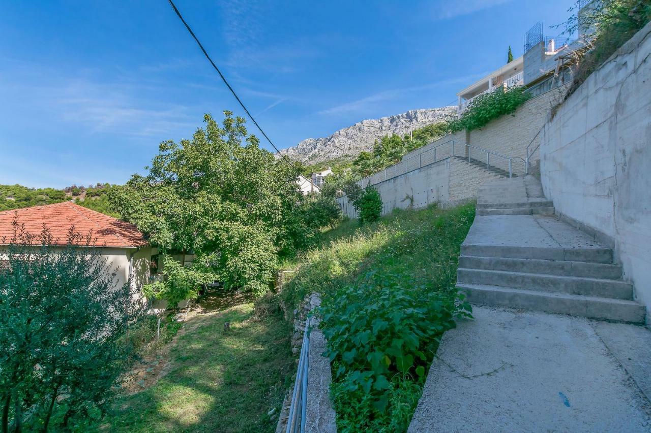 Apartments Bluesun Omis Exterior photo